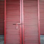 PUERTA LOUVER (TIRA) DOS HOJAS CON CERROJO 1-Grudisa