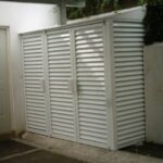 PUERTA LOUVER (TIRA) PARA PROTECCION Y VENTILACION EN PLANTAS DE LUZ-Grudisa